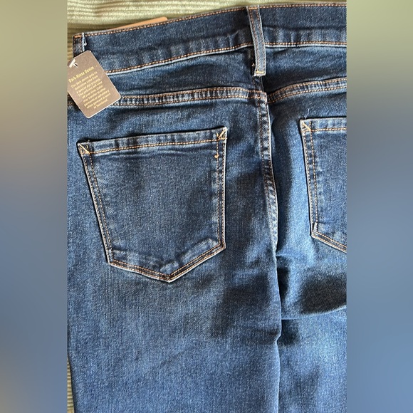 Women’s a.n.a Jeans High-Rise Dark Rinse Straight Leg Size 4 NWT - Picture 11 of 15